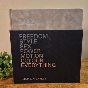 HARDCOVER COFFEE TABLE BOOK 'Cars Freedom Style Power Motion Colour Everything'